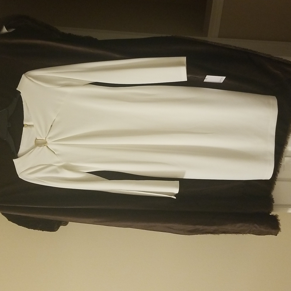 Never Worn Gorgeous Off White Calvin Klein Dress w/Gold KeyHold and Back Zipper